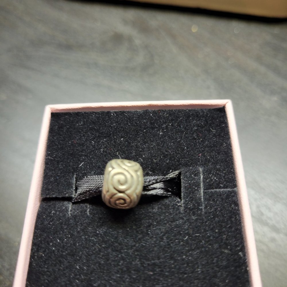 Pandora Retired 925 Sterling Silver Oxi Swirls Charm #790228